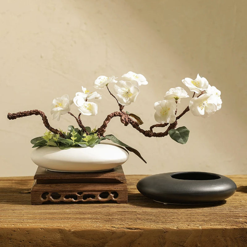 Ikebana vase round design