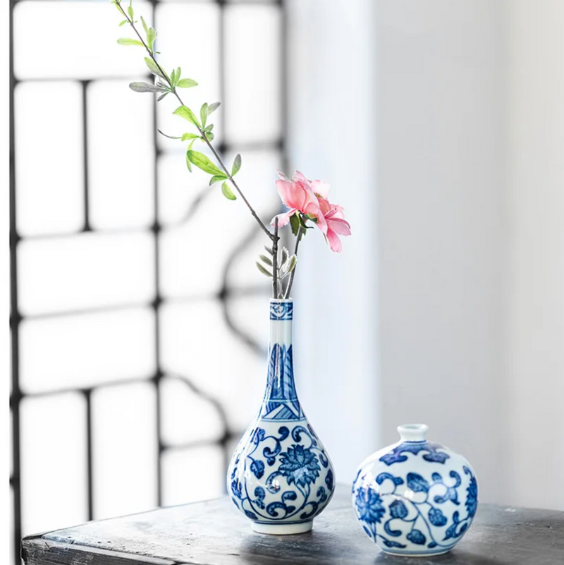 Japanese vase blue and white