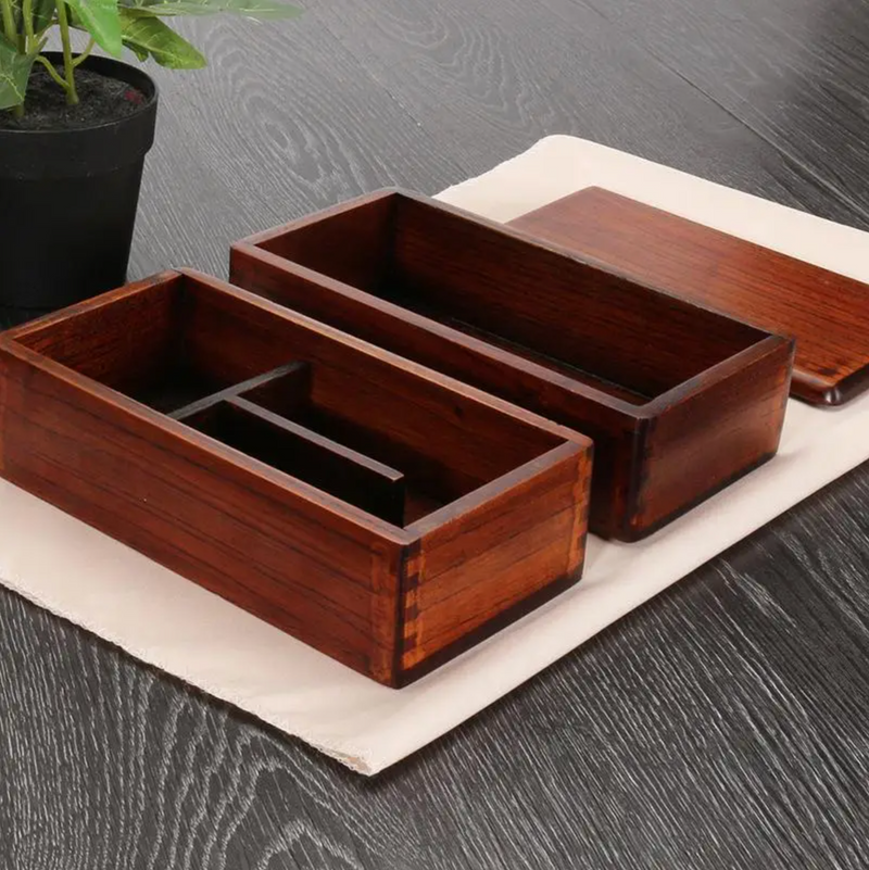 Rectangular wooden bento box with floor