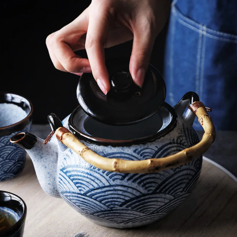 Japanese vague teapot