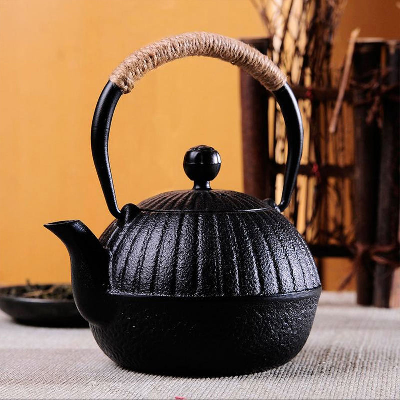 Japanese teapot in round cast iron